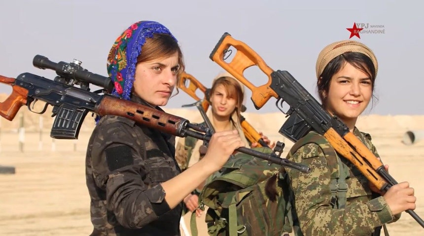 シリアのクルド女性防衛部隊（YPJ）は最近、シリア臨時政府の武装解除要求を拒否し、一戦を覚悟している。 ［YPJメディアセンターユーチューブ キャプチャー］