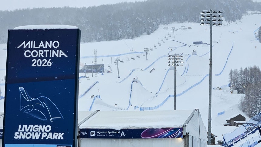 悪天候でスノーボード・スロープスタイルの競技が延期された17日（現地時間）、イタリア・リビーニョのスノーパーク競技場が閑散としている。キム・ジョンホ記者