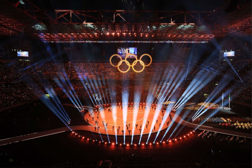 6日（現地時間）、イタリア・ミラノのサンシーロ・オリンピックスタジアムで2026ミラノ・コルティナダンペッツォ冬季五輪の開会式が行われた。華やかなステージが繰り広げられているサンシーロ・スタジアム。キム・ジョンホ記者