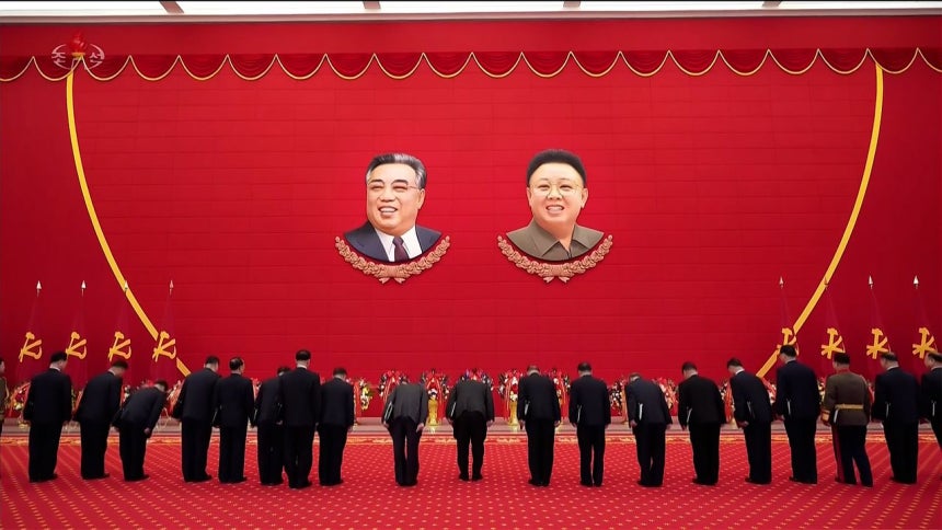 北朝鮮は19日、平壌（ピョンヤン）4・25文化会館で金正恩国務委員長が出席した中、労働党第9回大会を開幕したと、朝鮮中央テレビが20日報じた。 ［聯合ニュース］