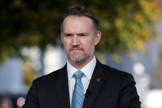 グリア米通商代表部（USTR）代表が昨年10月30日（現地時間）、ホワイトハウスの前で放送局のインタビューに応じている。 ［ロイター＝聯合ニュース］