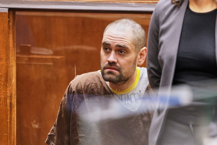 ハリウッド映画監督のロブ・ライナー夫妻を殺害した容疑で逮捕された息子のニック・ライナー。AP＝聯合ニュース 
