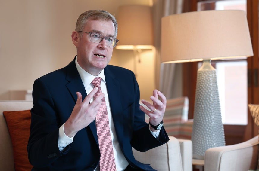 20日午後、ソウル中区（チュング）英国大使官邸で中央日報のインタビューに応じたコリン・クルックス駐韓英国大使 イム・ヒョンドン記者