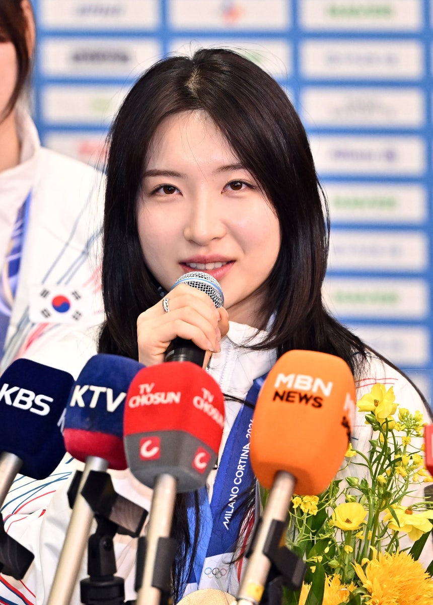 2026年ミラノ・コルティナダンペッツォ冬季オリンピック（五輪）で2冠に輝き帰国したショートトラック韓国代表のキム・ギルリ。チャン・ジニョン記者 