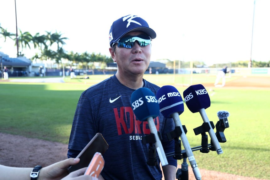 韓国代表の柳志炫（リュ・ジヒョン）監督が11日（現地時間）、米フロリダ州マイアミFIUベースボールスタジアムで取材陣のインタビューを応じた。 ［聯合ニュース］