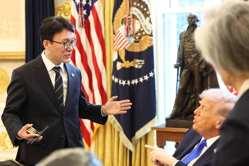 米国を訪問中の韓国の金民錫（キム・ミンソク）首相が13日（現地時間）、ワシントン ホワイトハウスでドナルド・トランプ大統領と会って北朝鮮問題などに対する意見を交わしたと国務総理室が明らかにした。［写真 国務総理室］