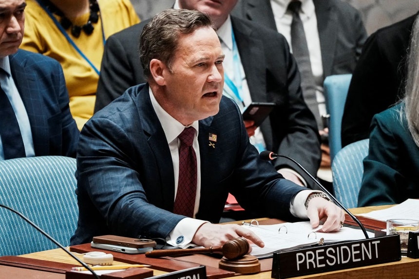  米国のマイク・ウォルツ国連大使が12日（現地時間）、ニューヨークの国連本部で開かれたイランおよび中東情勢関連の制裁決議案会議で発言している。ロイター＝聯合ニュース