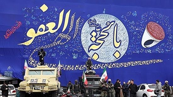 イラン革命防衛隊およびイラン軍の戦死者の葬儀で警戒任務中のイラン軍人［EPA＝聯合ニュース］