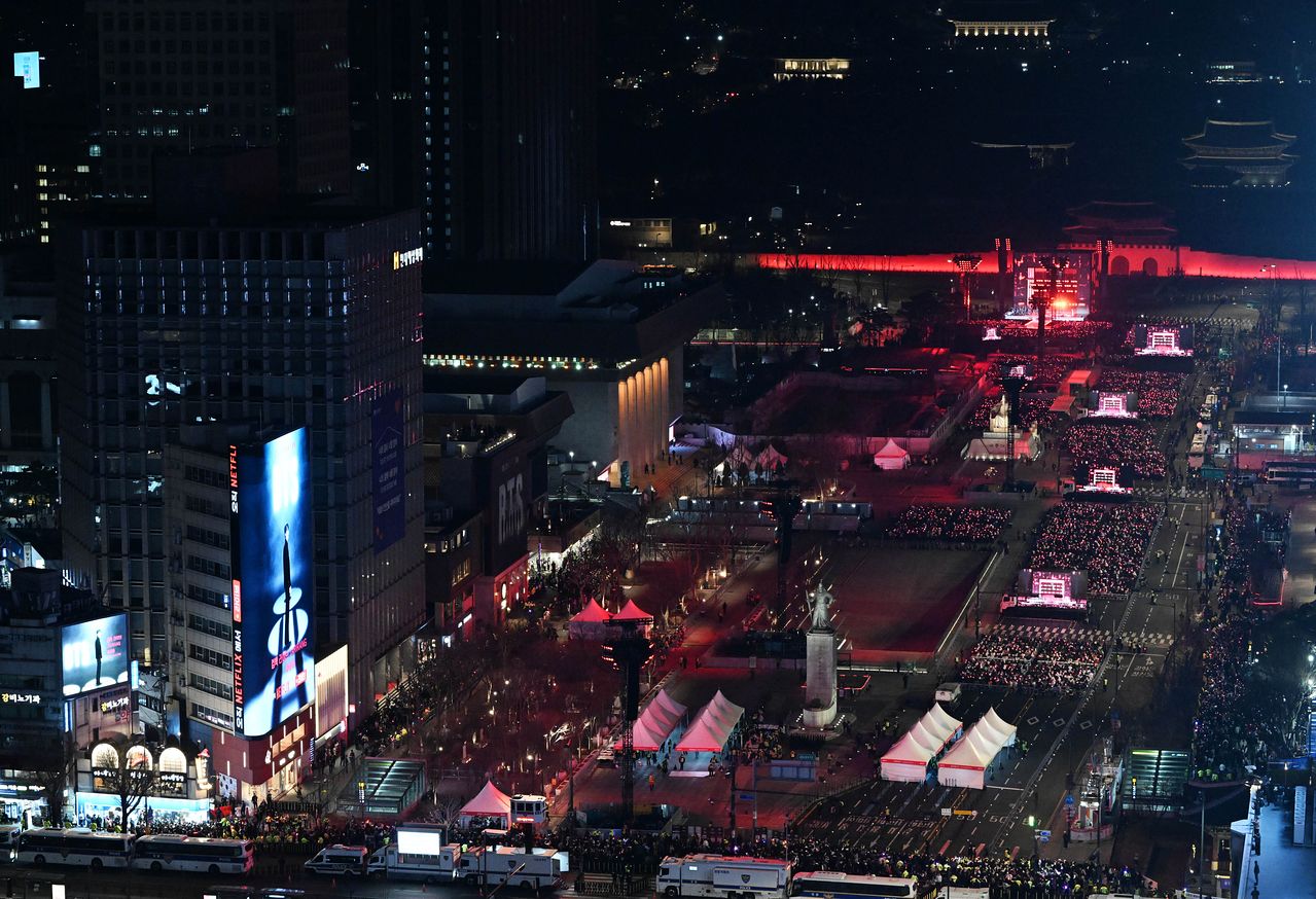 光化門広場一帯で繰り広げられているBTSカムバック公演。キム・ギョンロク記者