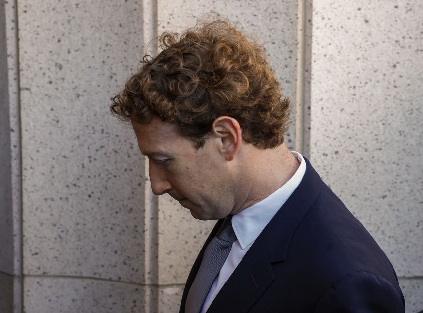 先月18日（現地時間）、メタのマーク・ザッカーバーグ最高経営責任者（CEO）が米カリフォルニア州ロサンゼルス郡高等裁判所に出廷するため到着している。［EPA＝聯合ニュース］