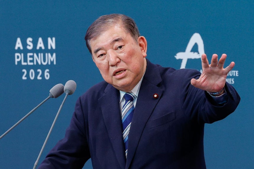 石破茂前首相が8日午前、ソウル竜山区のグランドハイアットで峨山プレナム（Asan Plenum）2026開幕式の基調演説を終えた後、出席者の質問に答えている。 ［ニュース1］