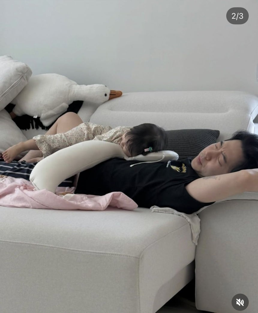 パク・ユチョンの弟である俳優パク・ユファンが公開した近況。［インスタグラム キャプチャー］