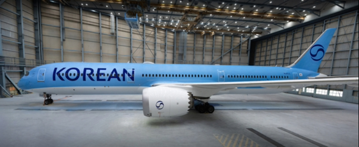 釜山テックセンターで新たなCI塗装を終えた大韓航空のボーイングB787－10型。［写真 大韓航空］