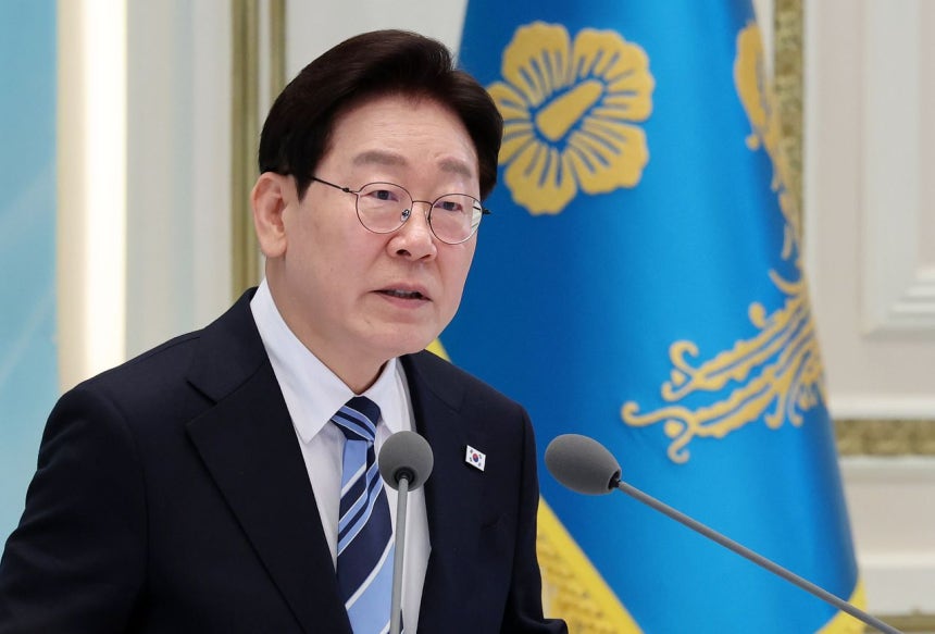 李在明（イ・ジェミョン）大統領が17日、青瓦台（チョンワデ、大統領府）迎賓館で行われた公共機関および関連機関の業務報告で発言している。 ［聯合ニュース］