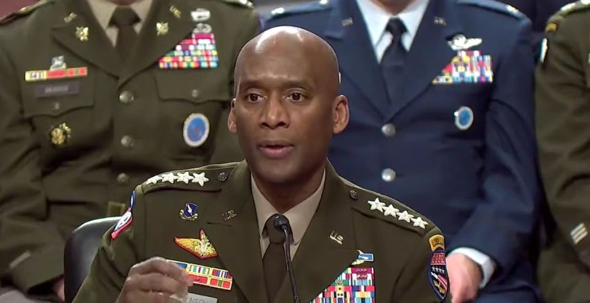 21日（現地時間）、米連邦上院軍事委員会の公聴会に出席したジェイビア・ブランソン在韓米軍司令官が議員の質問に答えている。［上院軍事委ホームページ キャプチャー］