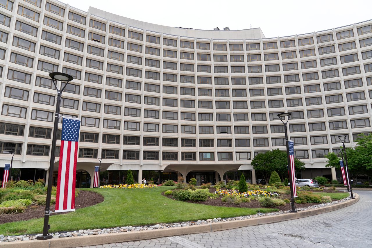 米国ホワイトハウス記者協会年次夕食会が開かれたワシントンD.C.のヒルトンホテル全景。 AP=聯合ニュース