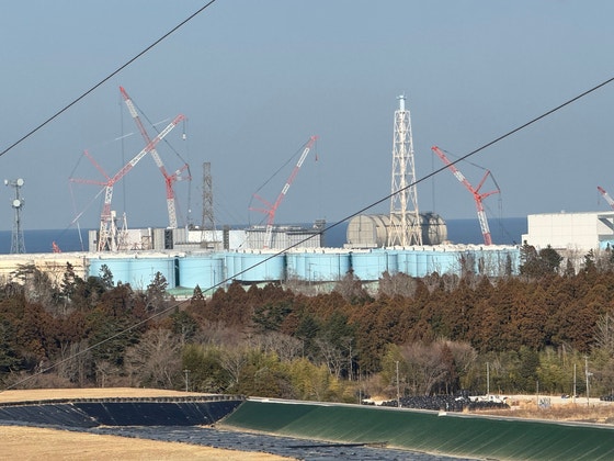 昨年近くの展望台から見た福島原発。東日本大震災が発生して15年が過ぎたが福島原発事故による後遺症は続いている。キム・ヒョニェ記者