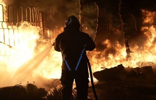 ロシアのドローン攻撃で炎上するオデーサの様子。［写真 オデーサ州知事オレフ・キペル氏のテレグラム キャプチャー］