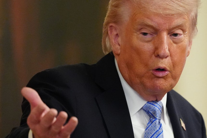 4日（現地時間）、米ホワイトハウスで開かれた経済関連行事で発言するトランプ大統領 ［AP＝聯合ニュース］