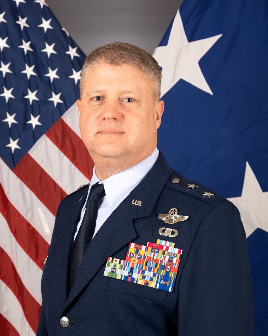 次期第7空軍司令官に任命されたデビッド・G・シューメーカー少将。米国空軍