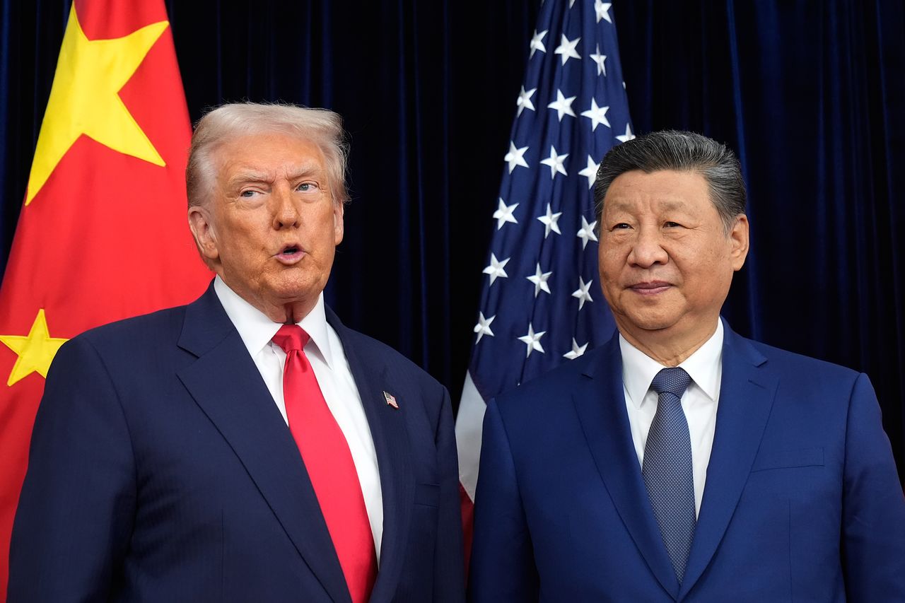 ドナルド・トランプ米国大統領（左）と習近平中国国家主席（右）。AP＝聯合ニュース