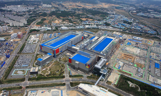 世界最大規模の半導体工場であるサムスン電子平沢キャンパス。［写真 サムスン電子］