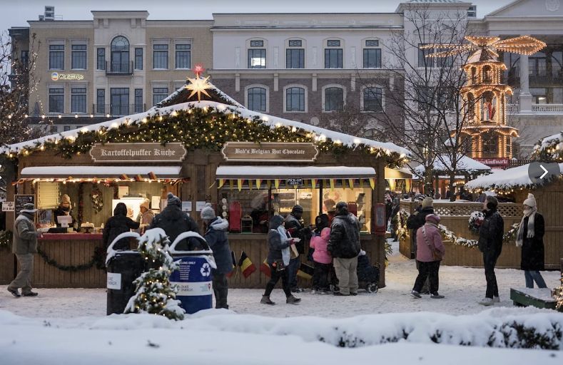  ドイツ式クリスマス祭り「カーメル・クリストキンドルマルクト（Carmel Christkindlmarkt）」。［写真 SNS キャプチャー］