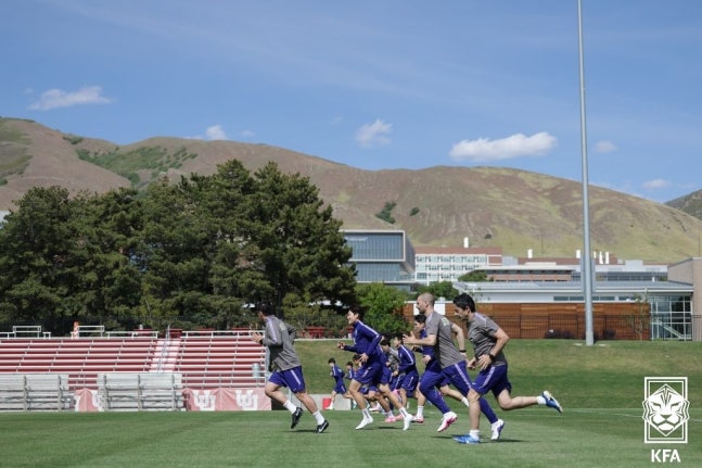北中米W杯を控えた韓国代表が事前キャンプ地の米ユタ州ソルトレークシティーで高地帯適応練習に入った。 ［写真 KFA］