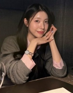  DAY6ドウンとの間に結婚説が浮上したユーチューバーのユ・ジユ。［写真 SNS］