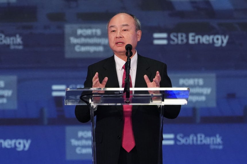 ソフトバンクグループの孫正義会長兼最高経営責任者（CEO）が3月20日、米オハイオ州で開かれた新データセンター発表行事で発言している。［写真 AP＝聯合ニュース］