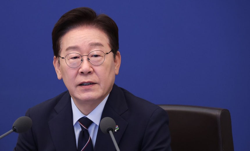 韓国の李在明（イ・ジェミョン）大統領が2日、青瓦台（チョンワデ、大統領府）で開かれた第24回国務会議兼第11回非常経済点検会議で発言している。ニュース1