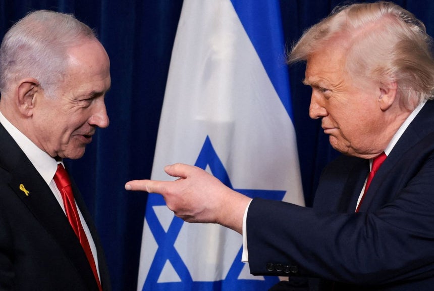  昨年12月29日、トランプ大統領が記者会見中にイスラエルのネタニヤフ首相に指をさしている。［写真 ロイター＝聯合ニュース］