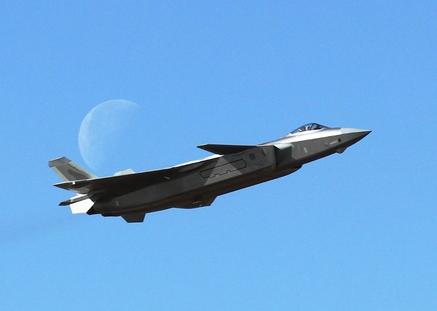 中国空軍の主力ステルス戦闘機J－20 ［中国国防省］