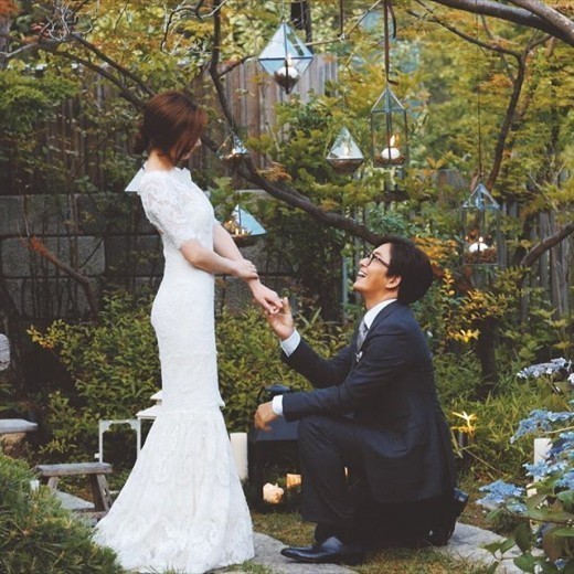 2015年の結婚当時のペ・ヨンジュンとパク・スジン。