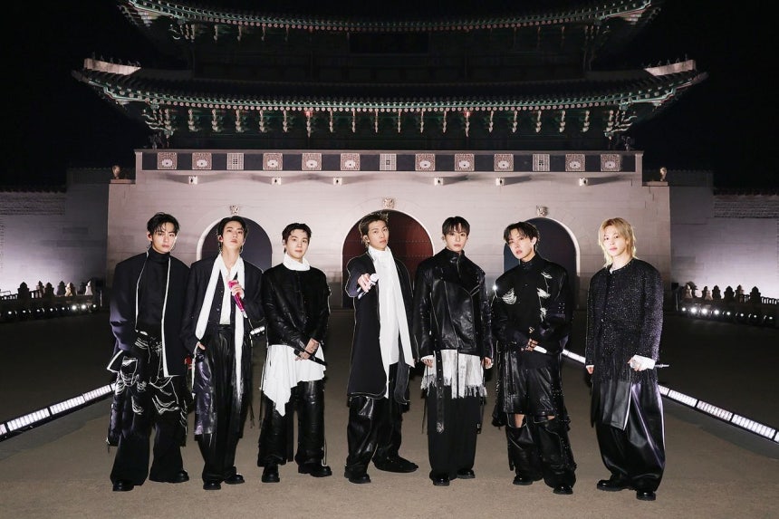 今年3月、ソウル光化門（クァンファムン）広場でBTS（防弾少年団）のカムバックライブが開催された。［写真 BIGHIT MUSIC・Netflix］