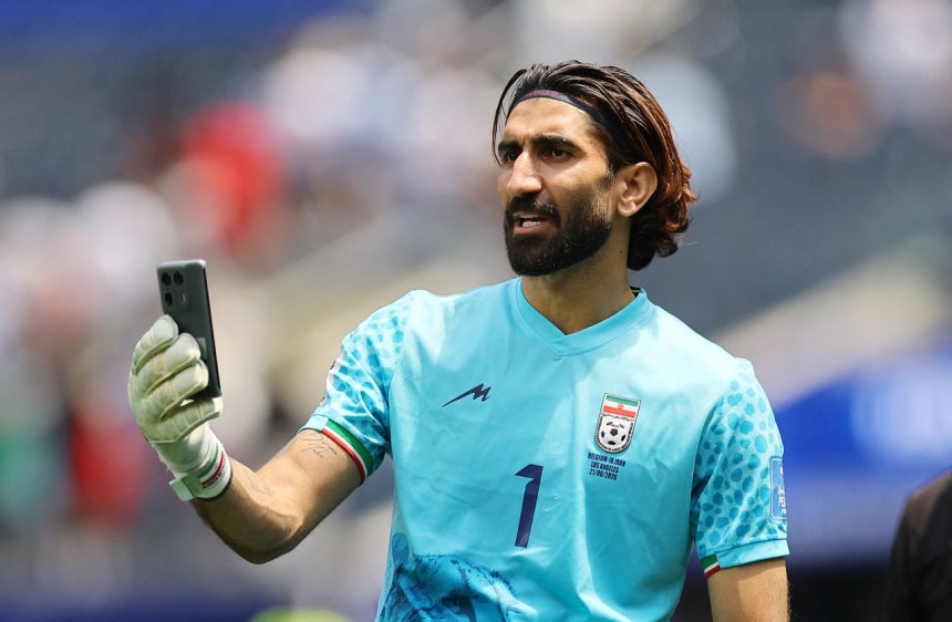 サッカーのイラン代表のGKアリレザ・ベイランヴァンド。ロイター＝聯合ニュース