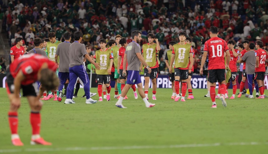 24日（現地時間）、メキシコのモンテレイ競技場で行われた北中米W杯1次リーグA組第3戦で南アフリカに敗れて組3位が決まった韓国代表の選手たち ［聯合ニュース］