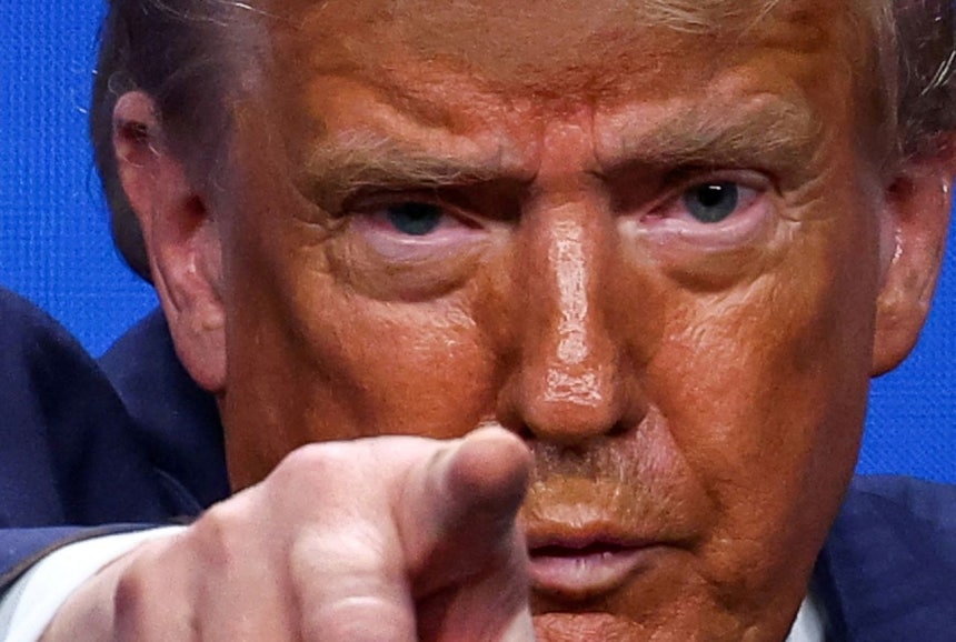 ドナルド・トランプ米大統領が昨年6月26日、オランダ・ハーグで開かれたNATO首脳会議後の記者会見で質問者を指名している。ロイター＝聯合ニュース