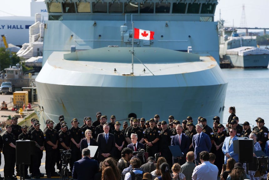 カナダのマーク・カーニー首相が6日（現地時間）、ハリファクス海軍基地で次期潜水艦導入事業（CPSP）の優先交渉対象者を発表している。 ［AP＝聯合ニュース］