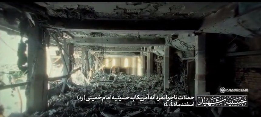   空爆直後のハメネイ師の邸宅。［IRIBテレグラムチャンネル＝聯合ニュース］