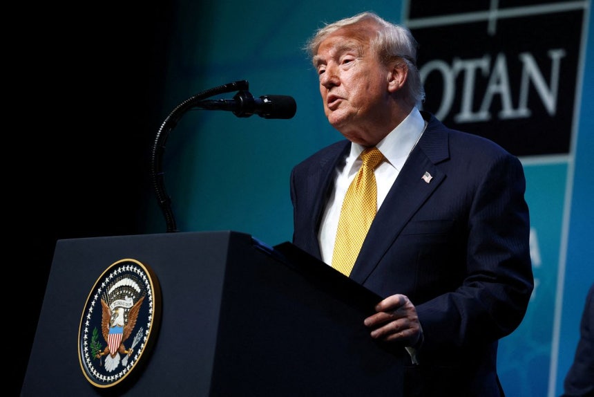 8日（現地時間）、トルコのアンカラで開かれたNATO首脳会議記者会見で発言するトランプ米大統領 ［ロイター＝聯合ニュース］