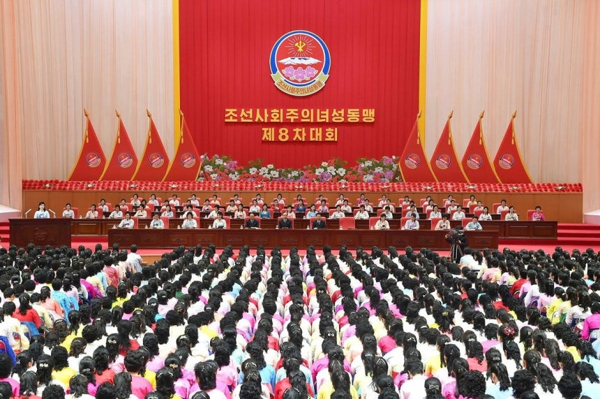 北朝鮮労働党機関紙の労働新聞は15日、朝鮮社会主義女性同盟第8回大会が13、14日に平壌（ピョンヤン）で開催されたと報じた。 ［平壌朝鮮中央通信＝聯合ニュース］