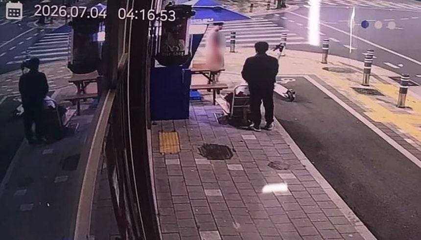   友人を殺害したチョン・ジェファンが裸で街を歩き回っているときに市民と鉢合わせした瞬間。［写真 読者提供］
