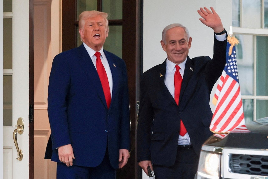 昨年4月7日、米ホワイトハウスで首脳会談を行った米国のドナルド・トランプ大統領とイスラエルのベンヤミン・ネタニヤフ首相。ロイター＝聯合ニュース