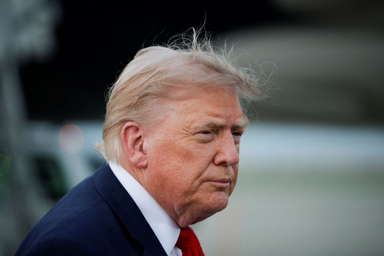 トランプ米大統領が19日（現地時間）、ワールドカップ決勝戦を観戦した後、専用機でワシントン近郊のメリーランド州アンドルーズ合同基地に到着した。トランプ大統領は20日には大衆の前に立たなかった。 ［ロイター＝聯合ニュース］