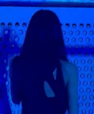  室内喫煙疑惑が浮上したTWICE（トゥワイス）のチェヨン。［SNS キャプチャー］