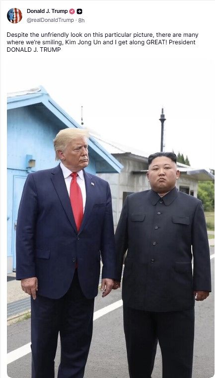 トランプ米大統領が15日、2019年6月に北朝鮮の金正恩国務委員長と板門店で会った際の写真を自身のSNSに投稿した。［SNS キャプチャー］