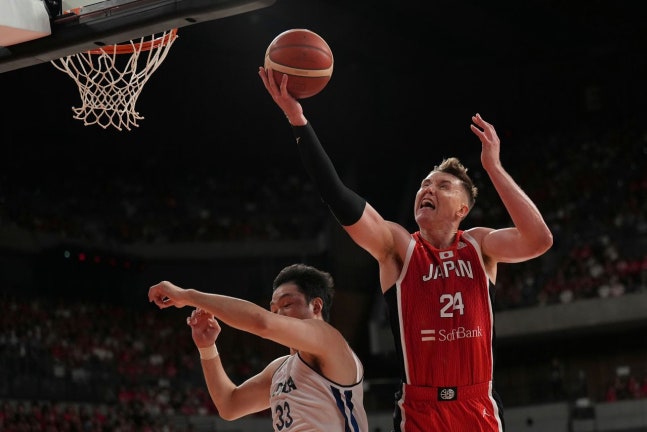 バスケット韓日戦 ［AP＝聯合ニュース］