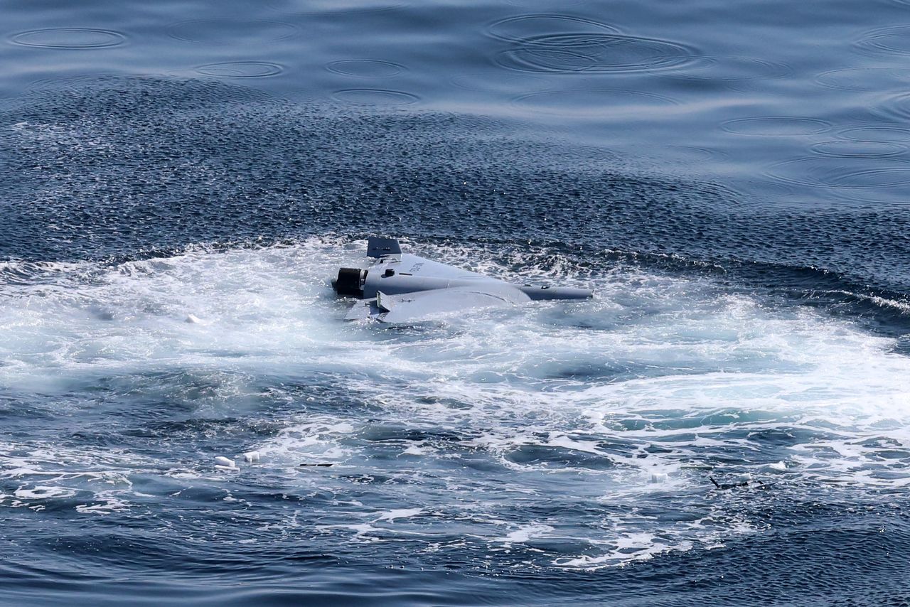  海上運用検証戦闘実験で海に墜落した韓国海軍の自爆用ドローン。［写真 ニュース1］