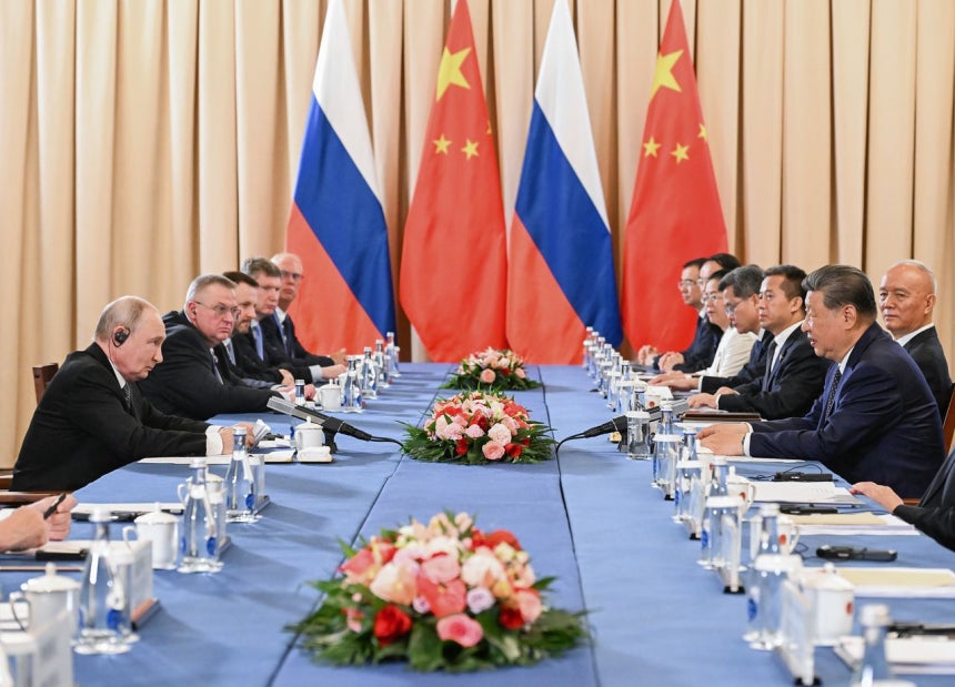 中国の習近平国家主席とロシアのウラジーミル・プーチン大統領が31日（現地時間）午後、キルギスのビシュケクで首脳会談を行い、両国の懸案について協議している。AP＝聯合ニュース